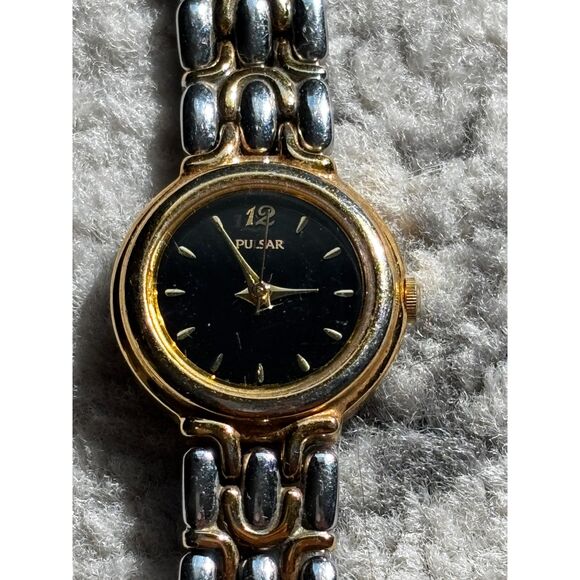 Pulsar Ladies Two Tone Watch Model V811-X023 w/black face - Picture 1 of 8